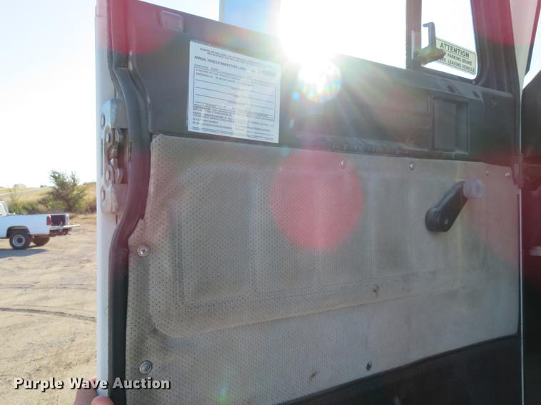 image for item DF9765 1994 Freightliner FLD semi truck