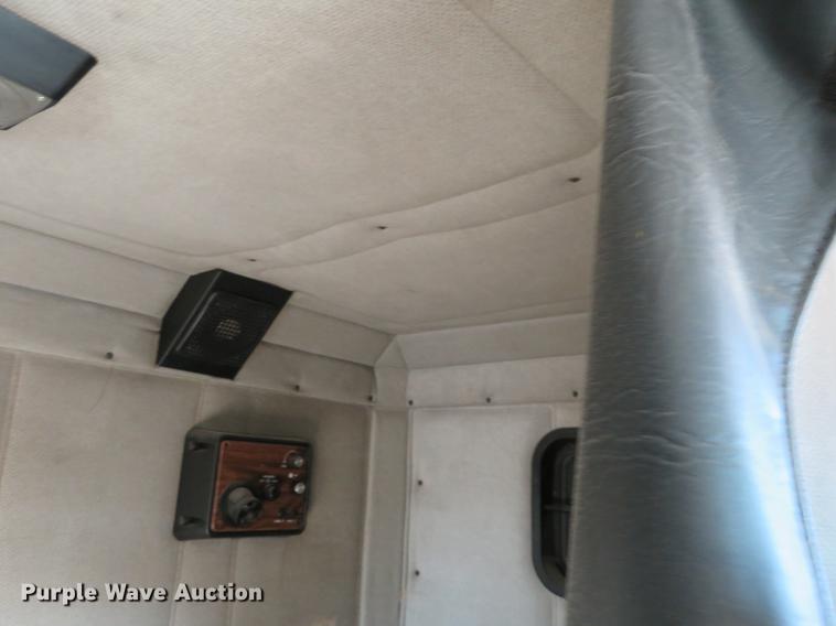 image for item DF9765 1994 Freightliner FLD semi truck