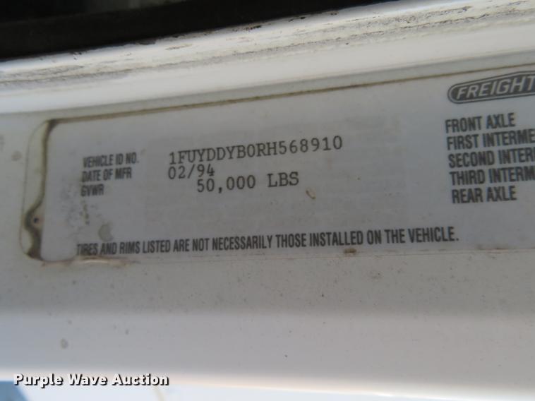 image for item DF9765 1994 Freightliner FLD semi truck