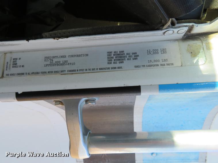 image for item DF9765 1994 Freightliner FLD semi truck