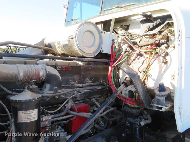 image for item DF9765 1994 Freightliner FLD semi truck