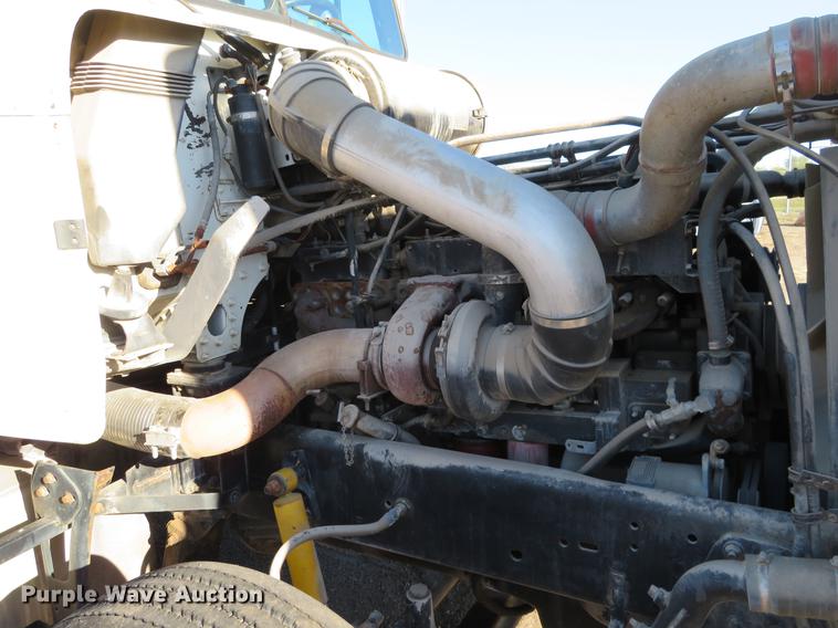 image for item DF9765 1994 Freightliner FLD semi truck