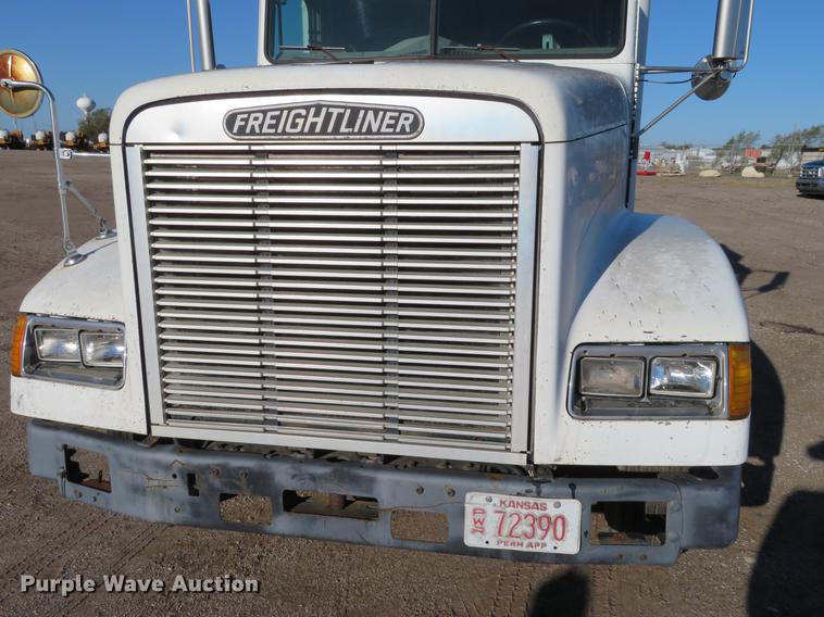 image for item DF9765 1994 Freightliner FLD semi truck