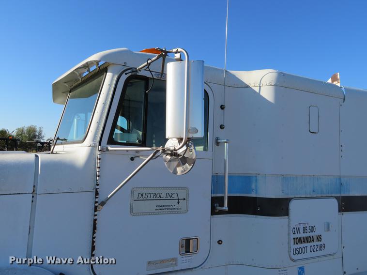 image for item DF9765 1994 Freightliner FLD semi truck