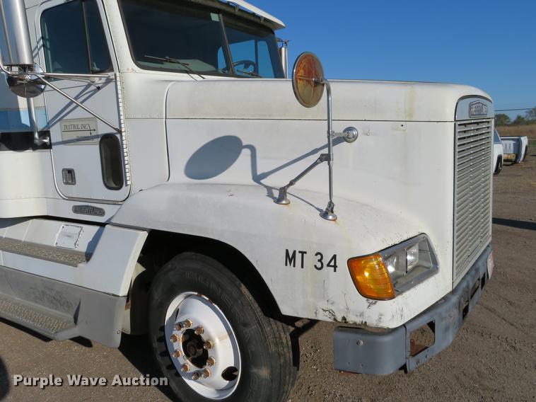 image for item DF9765 1994 Freightliner FLD semi truck