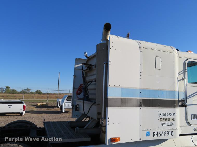 image for item DF9765 1994 Freightliner FLD semi truck