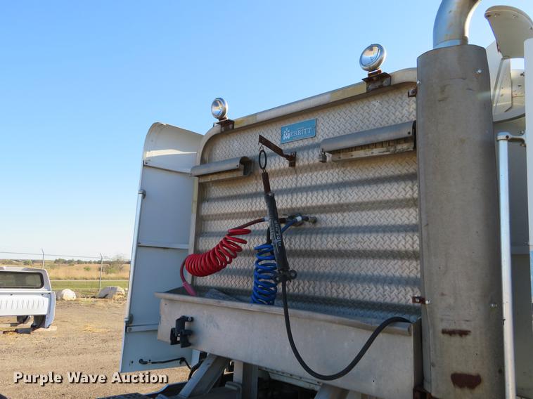 image for item DF9765 1994 Freightliner FLD semi truck