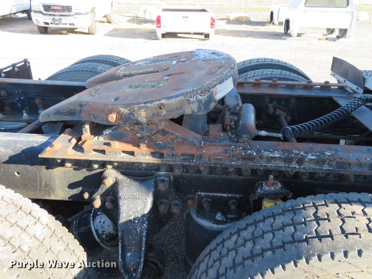 image for item DF9765 1994 Freightliner FLD semi truck