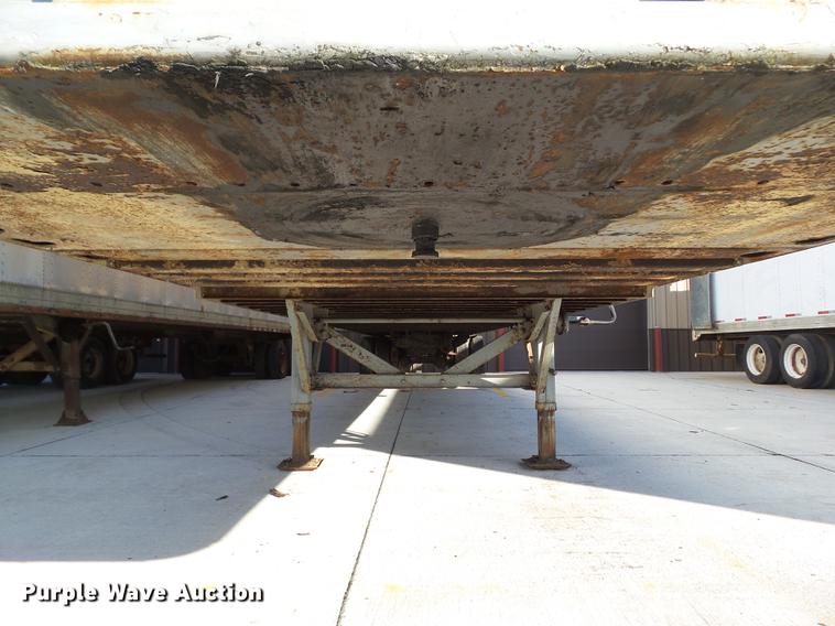 image for item DH9452 1996 Fruehauf FBLP-9 dry van trailer