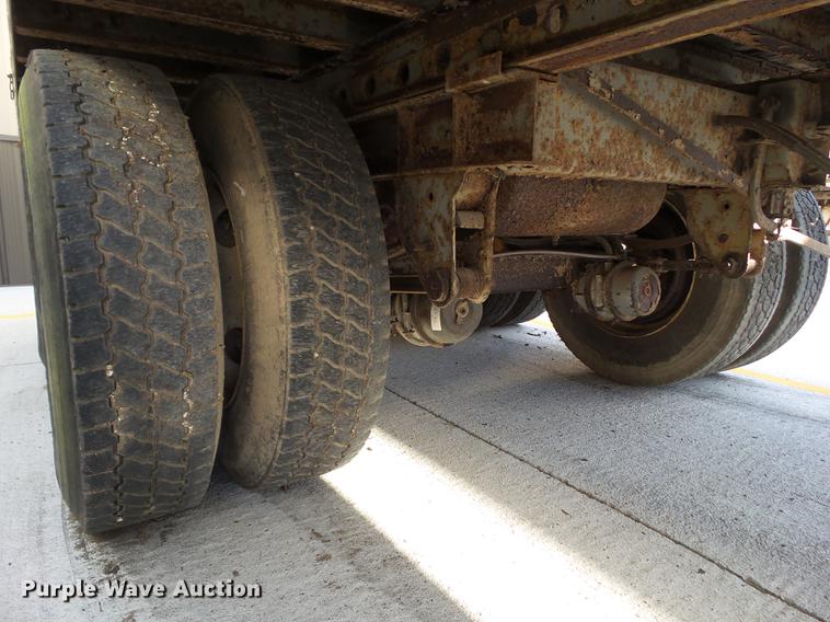 image for item DH9452 1996 Fruehauf FBLP-9 dry van trailer