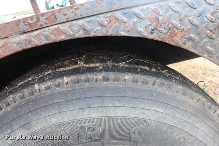 image for item ED9504 2002 Sterling M7500 Acterra flatbed truck