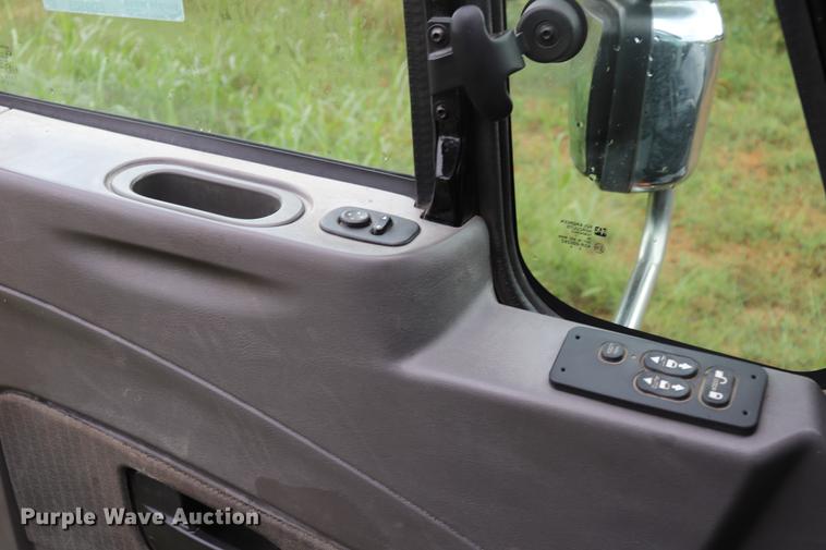 image for item ED9505 2008 International DuraStar 4300 Ext. Cab flatbed truck