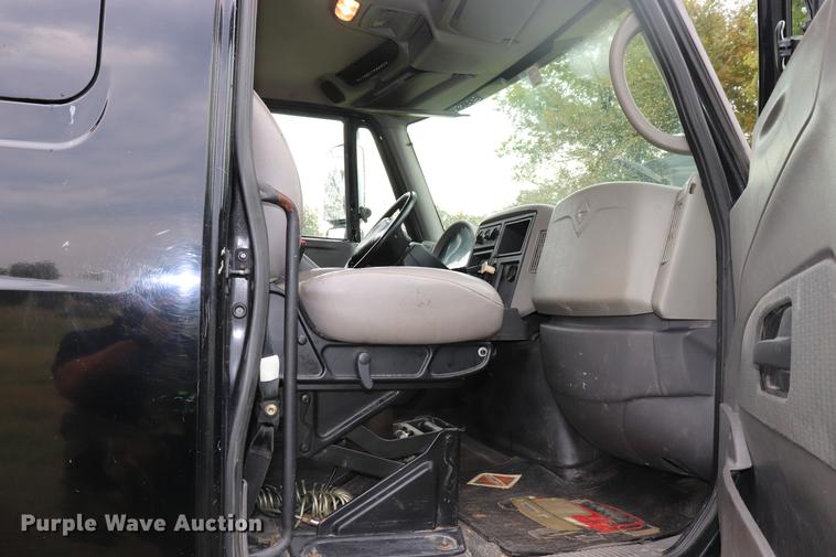 image for item ED9505 2008 International DuraStar 4300 Ext. Cab flatbed truck