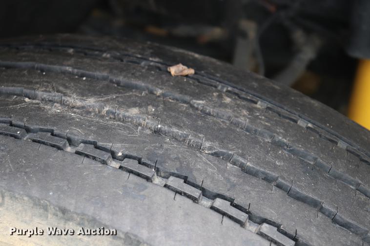 image for item ED9505 2008 International DuraStar 4300 Ext. Cab flatbed truck