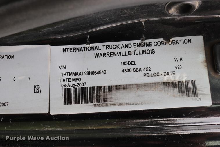 image for item ED9505 2008 International DuraStar 4300 Ext. Cab flatbed truck