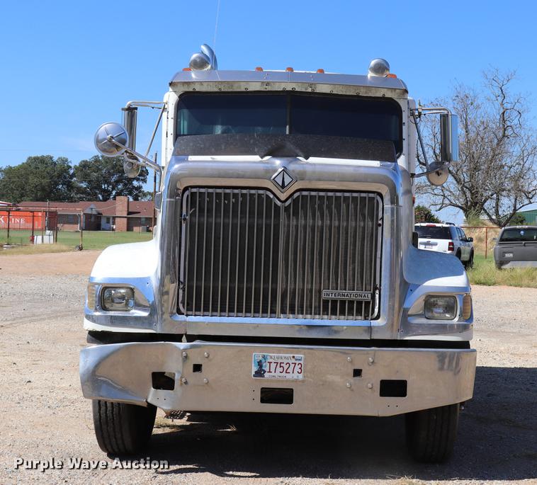 1999 International 9900 semi truck in Atoka, OK Item ED9579 for sale