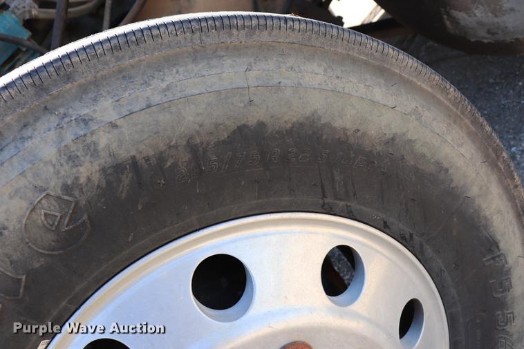 image for item ED9579 1999 International 9900 semi truck