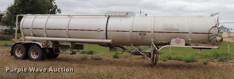 image for item ED9641 1996 Trailmaster tank trailer
