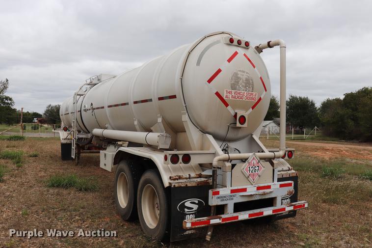 image for item ED9641 1996 Trailmaster tank trailer