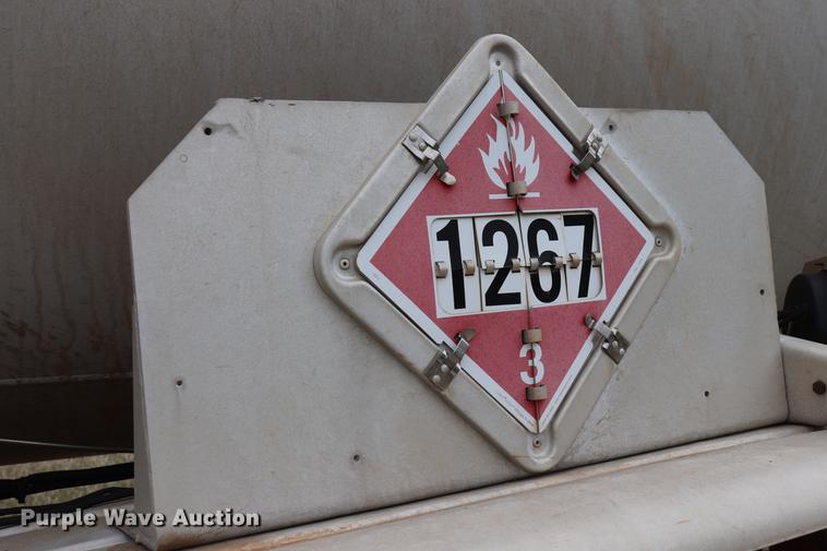 image for item ED9641 1996 Trailmaster tank trailer