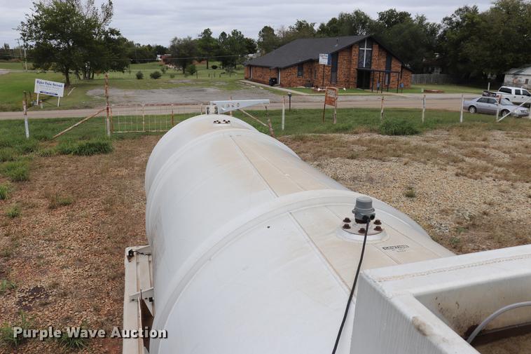 image for item ED9641 1996 Trailmaster tank trailer