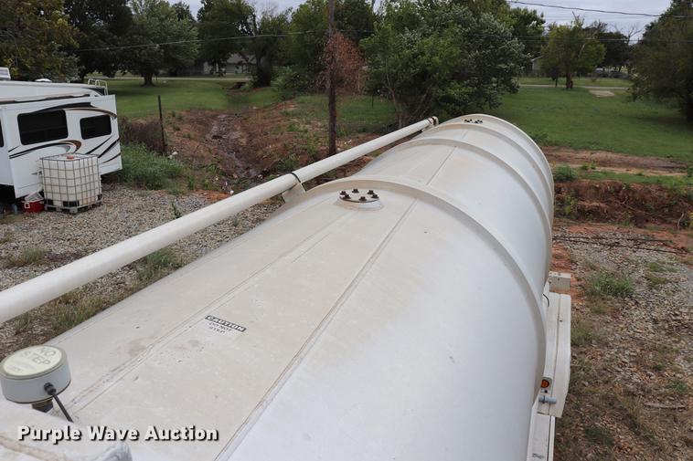 image for item ED9641 1996 Trailmaster tank trailer