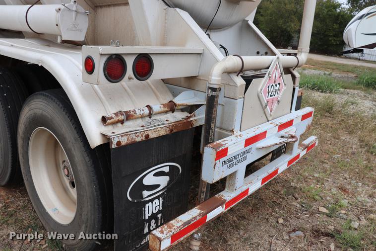 image for item ED9641 1996 Trailmaster tank trailer