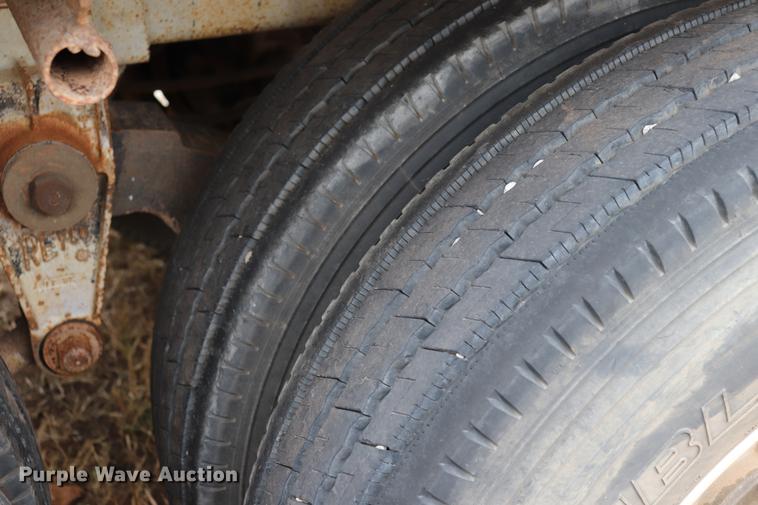 image for item ED9641 1996 Trailmaster tank trailer