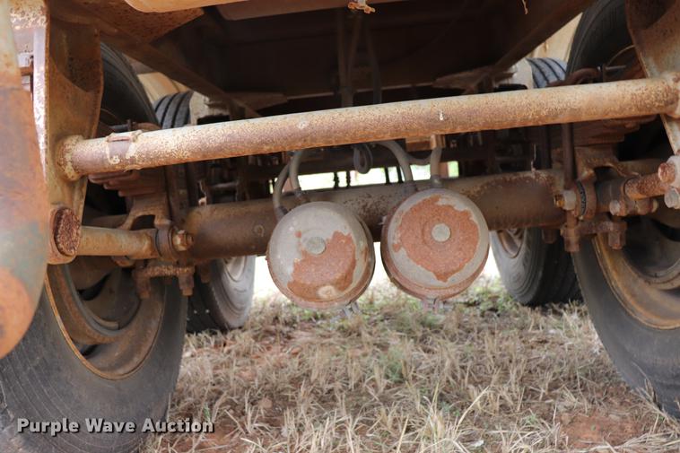 image for item ED9641 1996 Trailmaster tank trailer