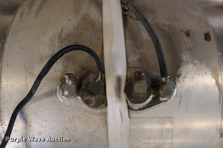 image for item EE9767 (2) Peterbilt aluminum fuel tanks