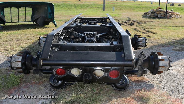 image for item EE9769 2001 Kenworth rear end and frame