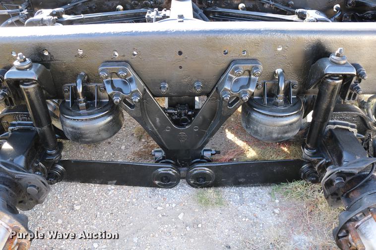 image for item EE9769 2001 Kenworth rear end and frame