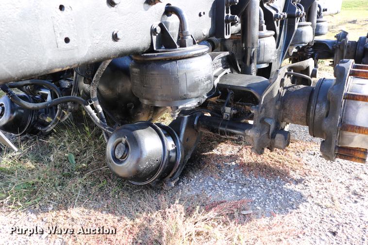 image for item EE9769 2001 Kenworth rear end and frame
