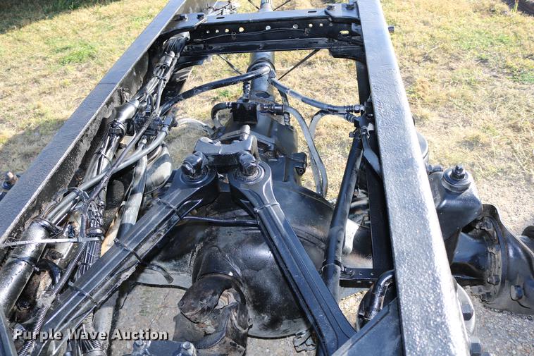 image for item EE9769 2001 Kenworth rear end and frame