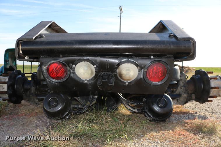 image for item EE9769 2001 Kenworth rear end and frame