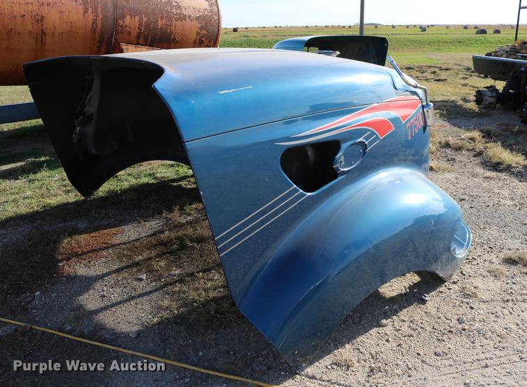 image for item EE9770 Peterbilt 387 hood