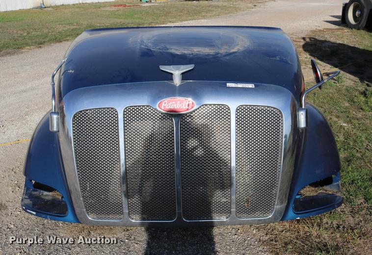 image for item EE9770 Peterbilt 387 hood