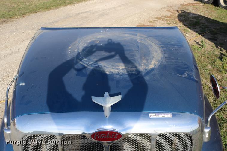 image for item EE9770 Peterbilt 387 hood