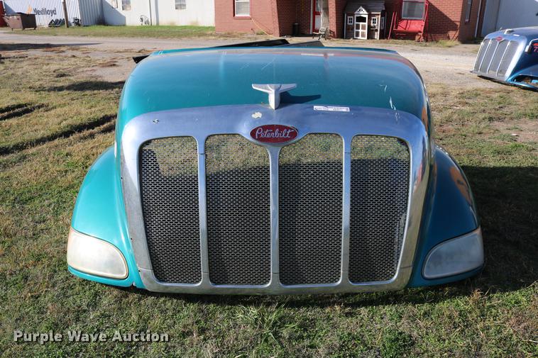 image for item EE9771 Peterbilt 387 hood