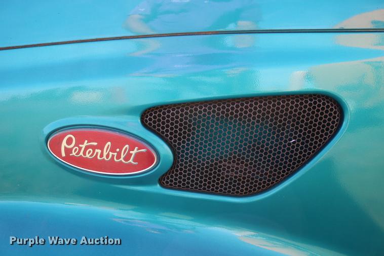 image for item EE9771 Peterbilt 387 hood