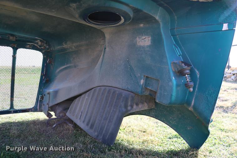 image for item EE9771 Peterbilt 387 hood