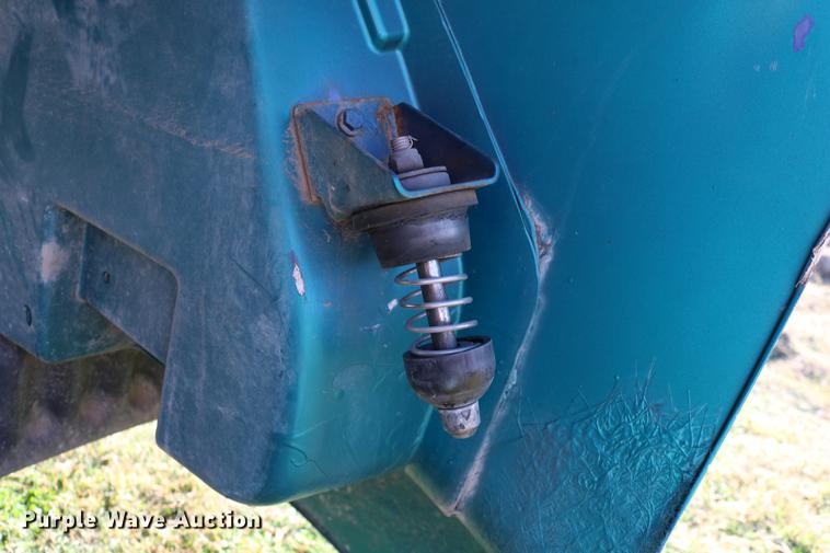 image for item EE9771 Peterbilt 387 hood