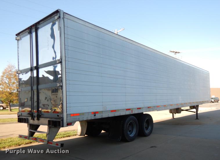 image for item K5837 2003 Utility 3000R refrigerated van trailer