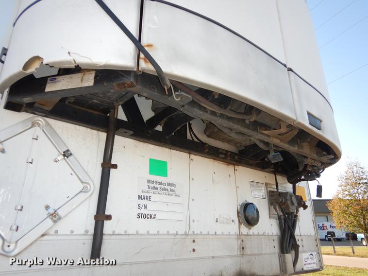 image for item K5837 2003 Utility 3000R refrigerated van trailer