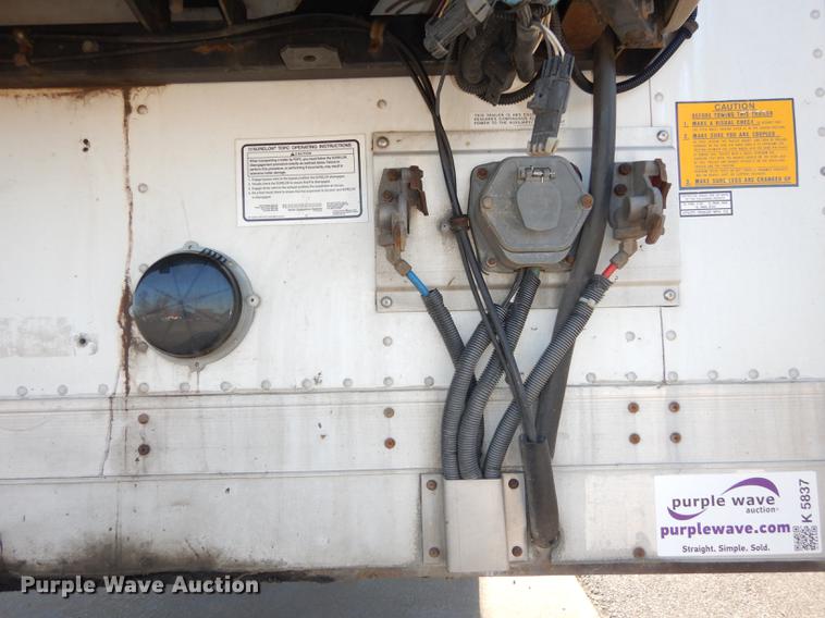 image for item K5837 2003 Utility 3000R refrigerated van trailer