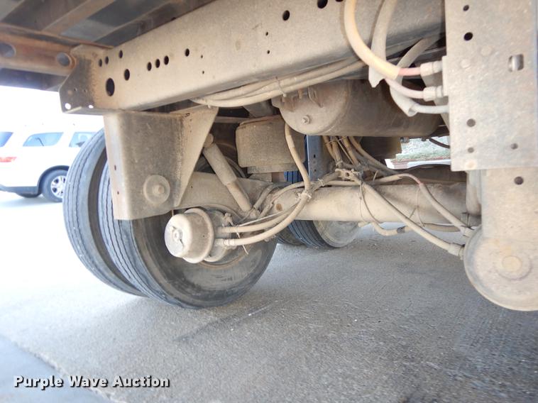 image for item K5837 2003 Utility 3000R refrigerated van trailer