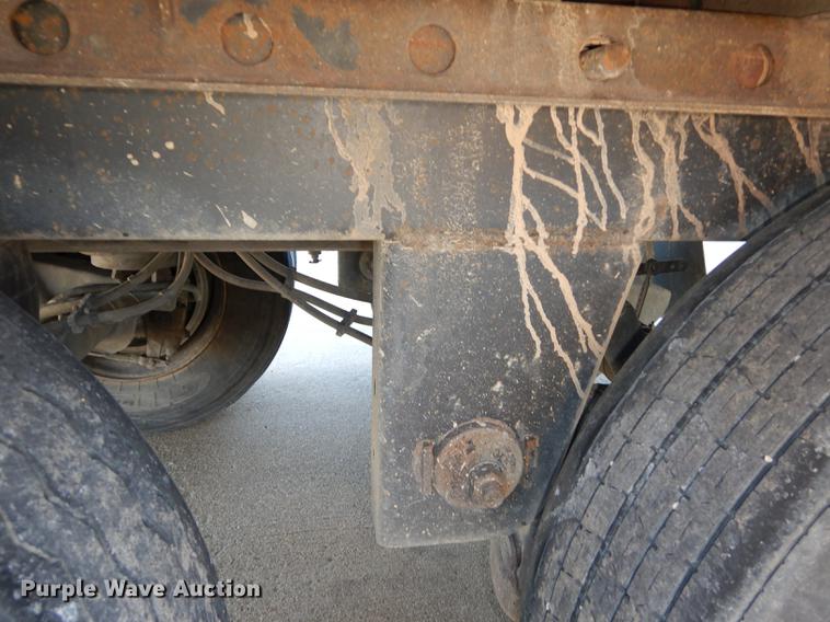 image for item K5837 2003 Utility 3000R refrigerated van trailer