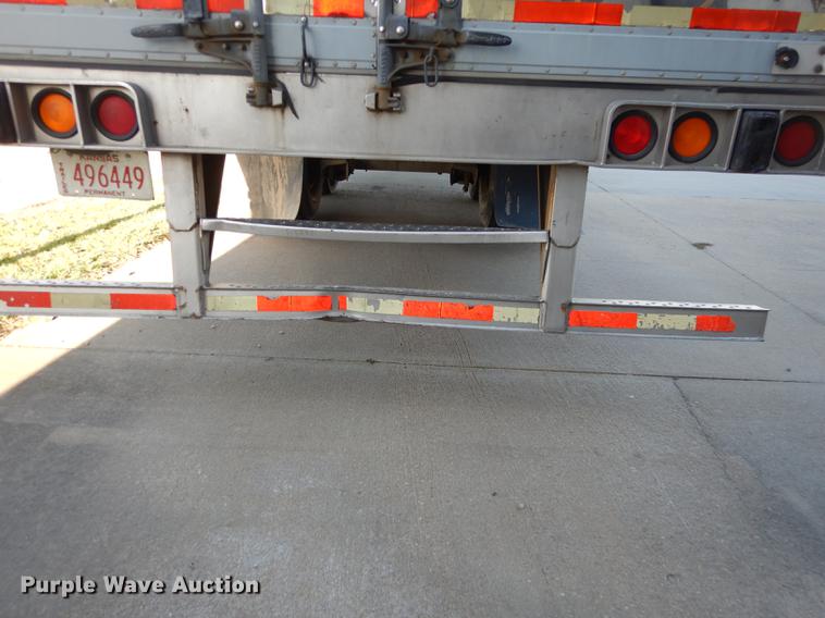 image for item K5837 2003 Utility 3000R refrigerated van trailer