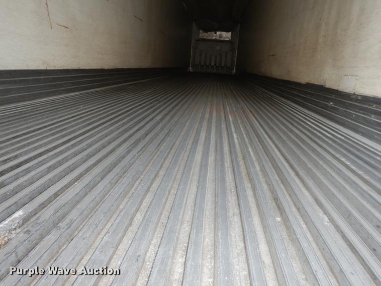 image for item K5837 2003 Utility 3000R refrigerated van trailer