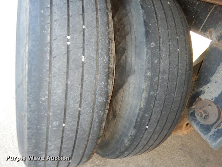 image for item K5837 2003 Utility 3000R refrigerated van trailer